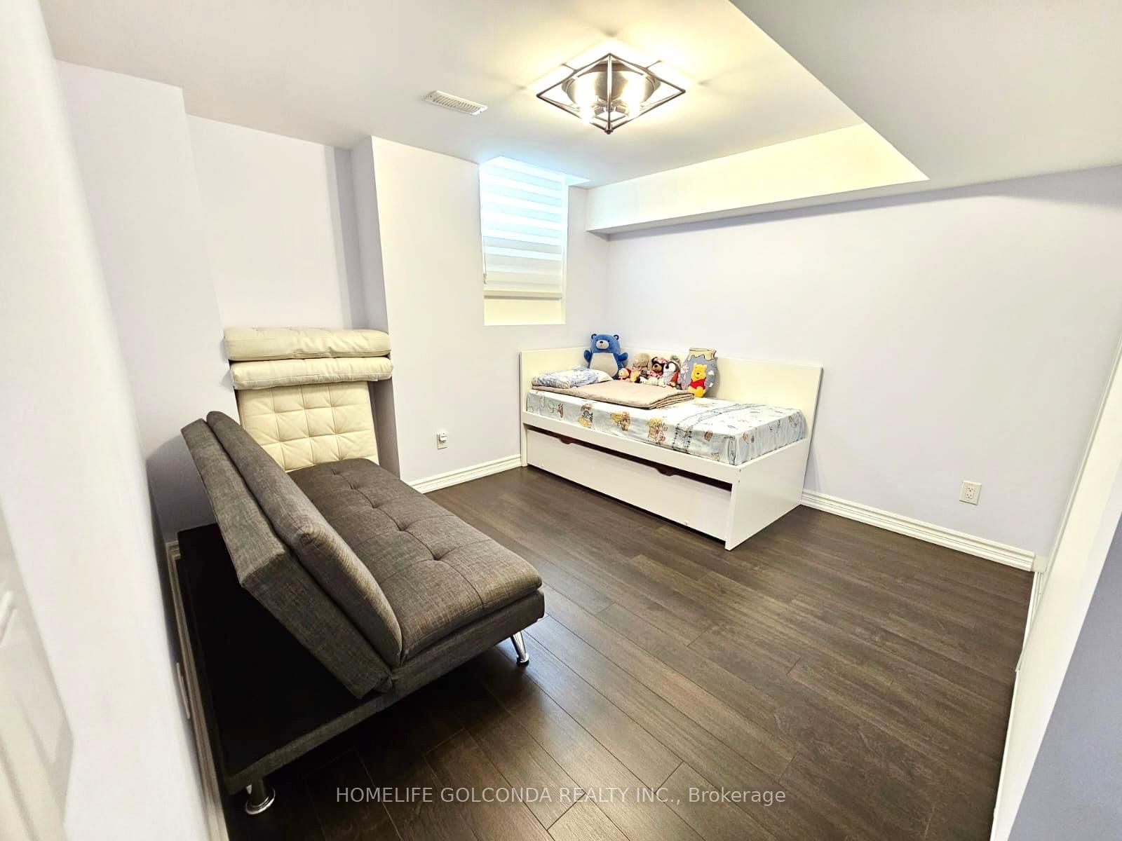 3252 Larry Crescent • Oakville, ON photo 40