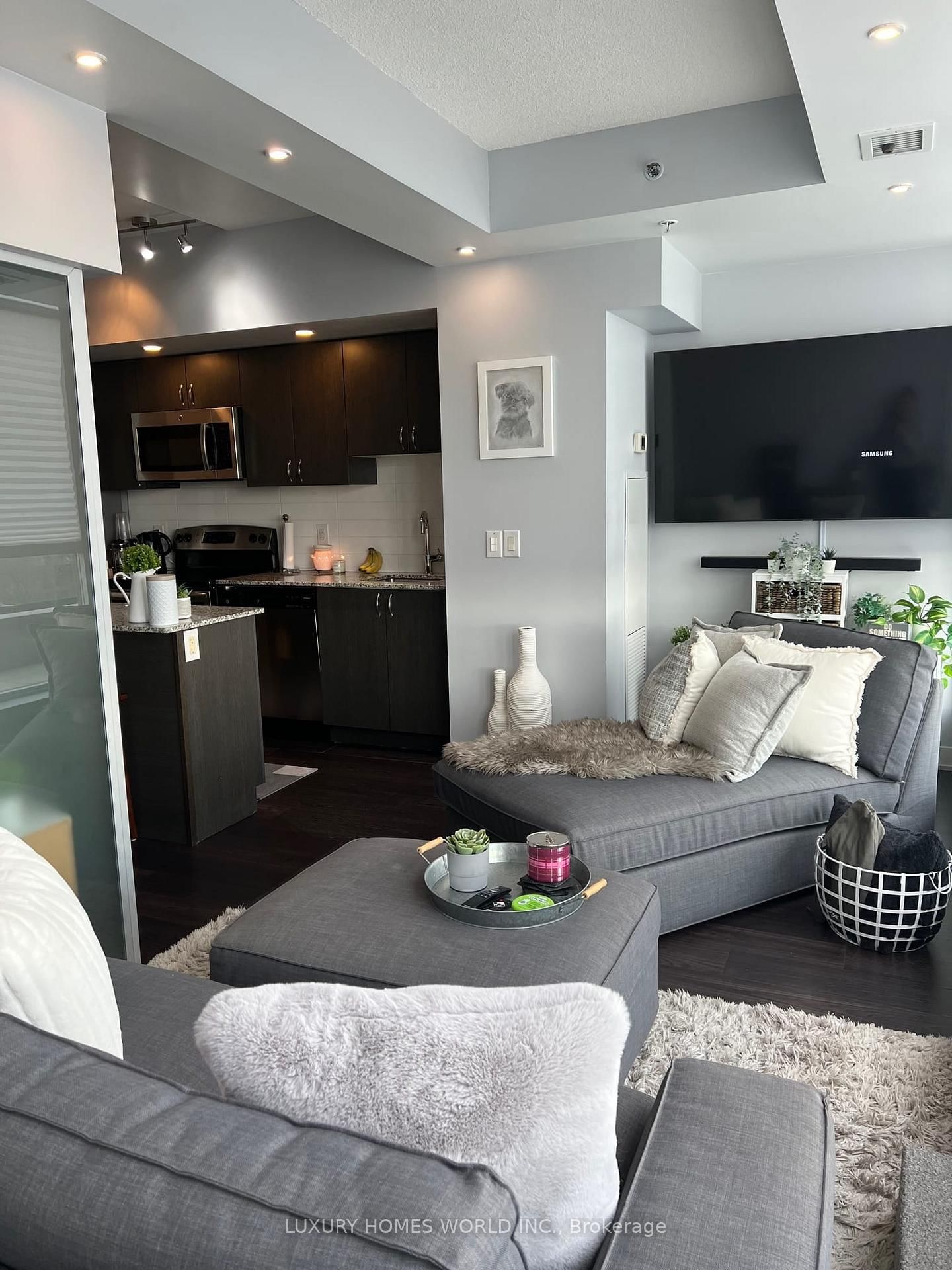11 Superior Avenue • #907 • Toronto, ON photo 11