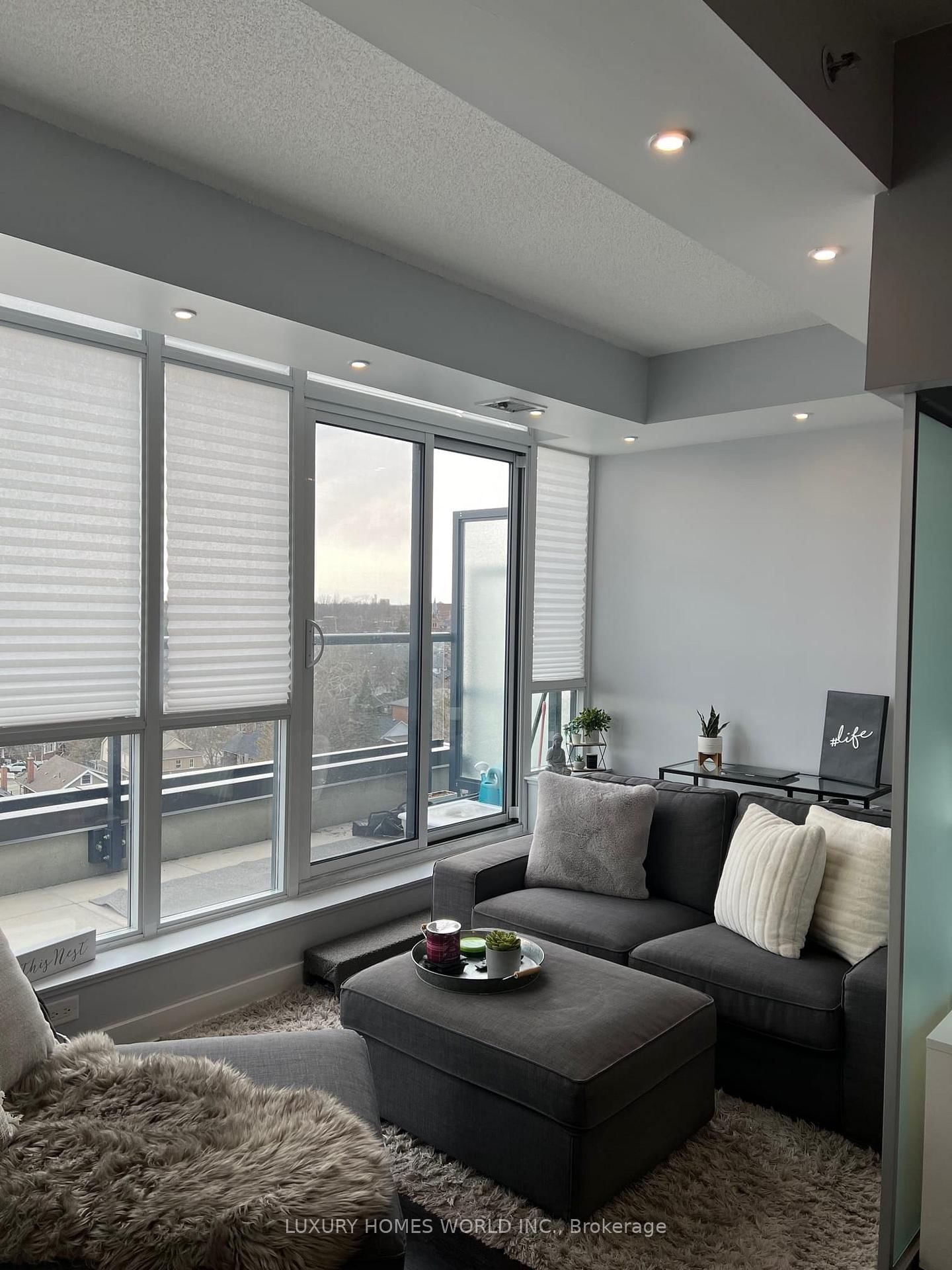 11 Superior Avenue • #907 • Toronto, ON photo 14