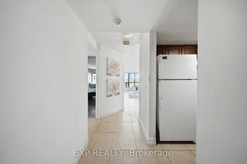 25 Agnes Mississauga,ON L5B 3X7 — Photo 11