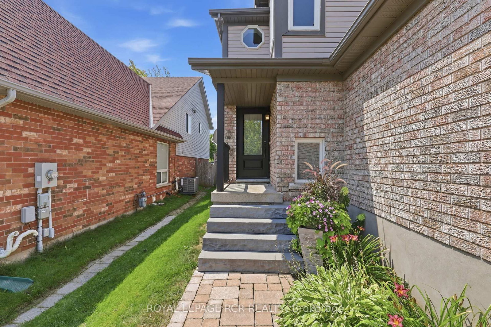 42 Glengarry Road • Orangeville, ON photo 5