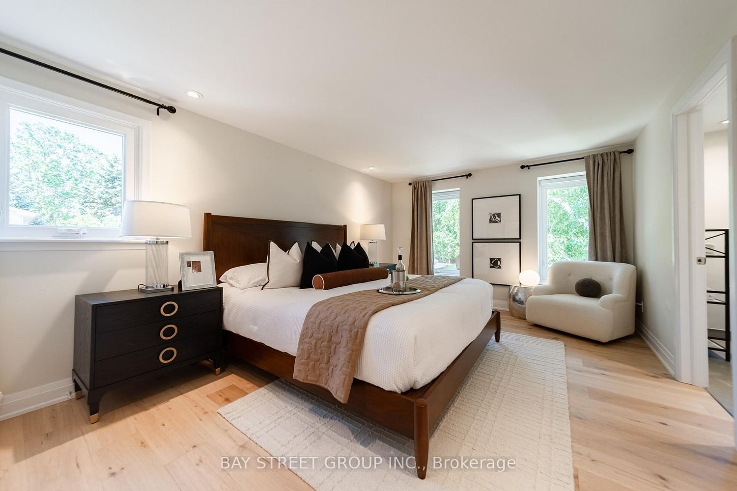 2366 Devon Road • Oakville, ON photo 16