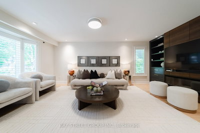 2366 Devon Road • Oakville, ON photo 2