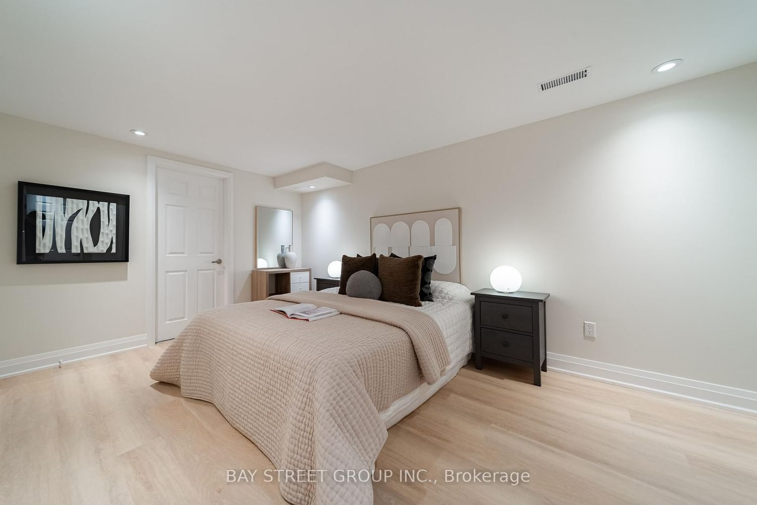 2366 Devon Road • Oakville, ON photo 28