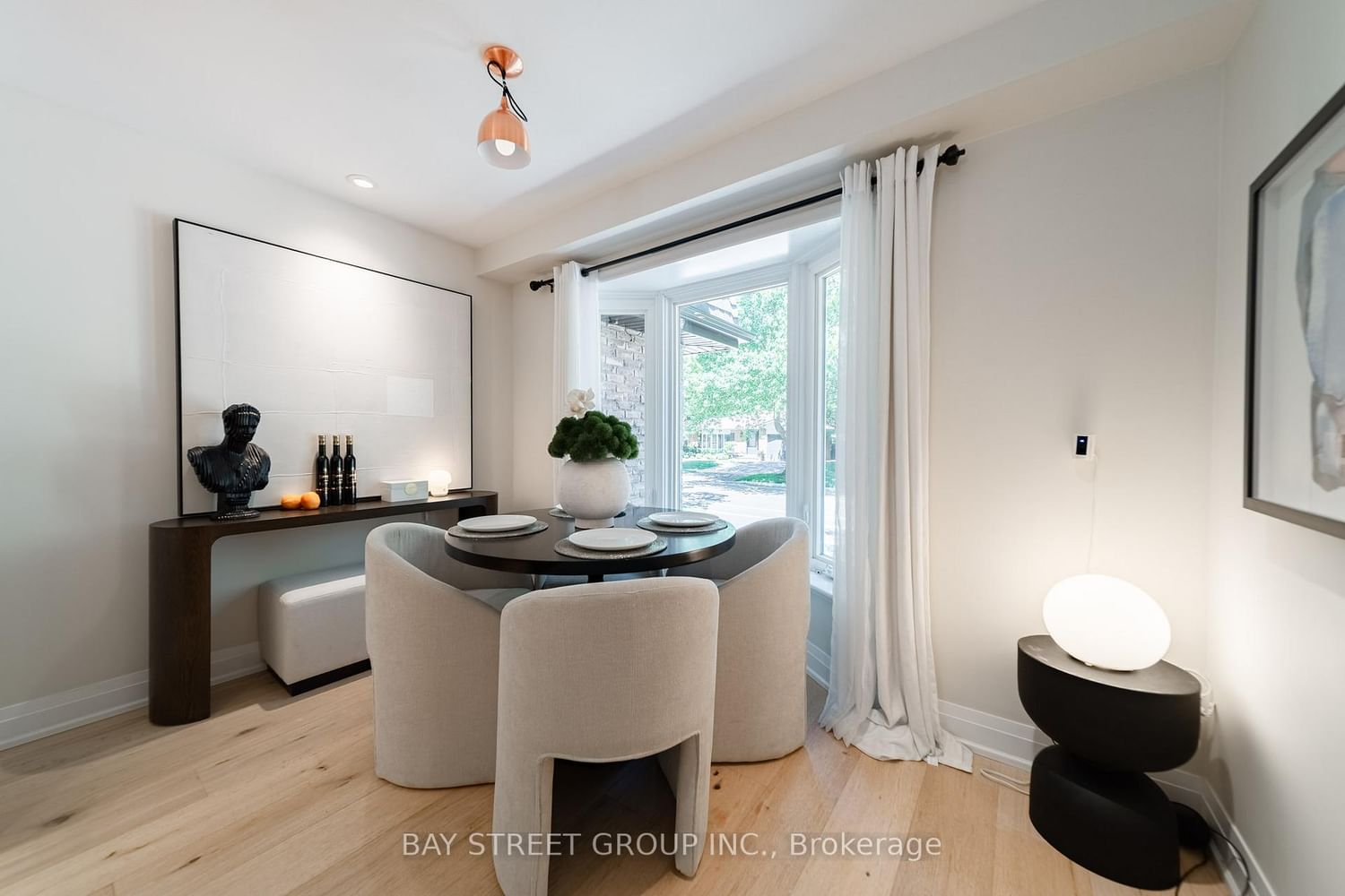 2366 Devon Road • Oakville, ON photo 5