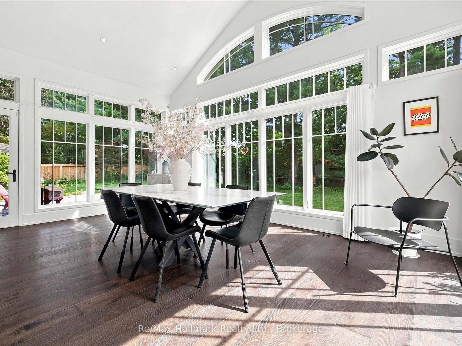 2076 GLENFOREST Crescent • Oakville, ON photo 8