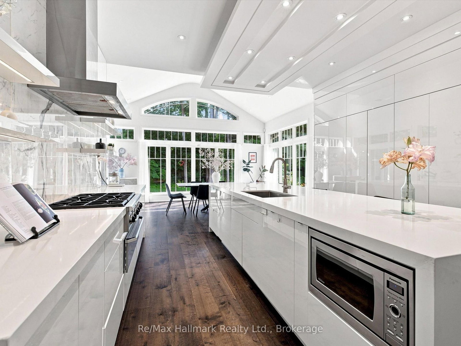 2076 GLENFOREST Crescent • Oakville, ON photo 9