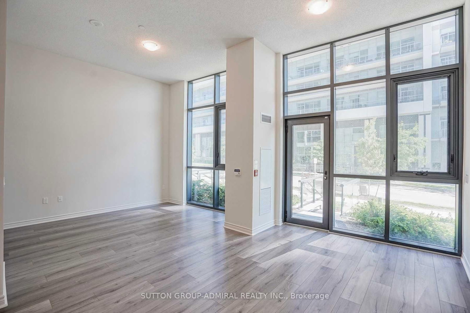 39 Annie Craig Drive • #Th 104 • Toronto, ON photo 7