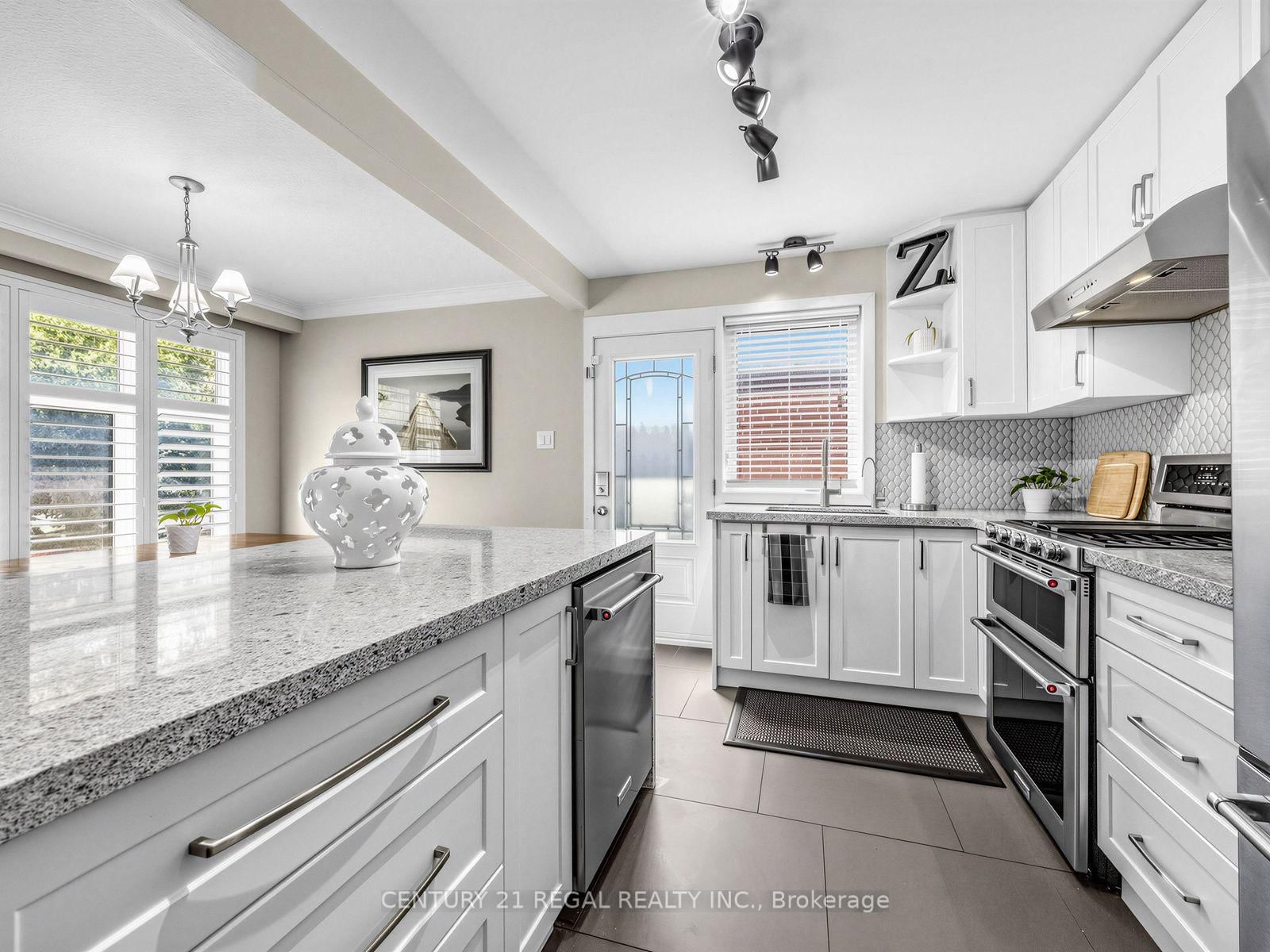 281 Thistle Down Boulevard • Toronto, ON photo 15