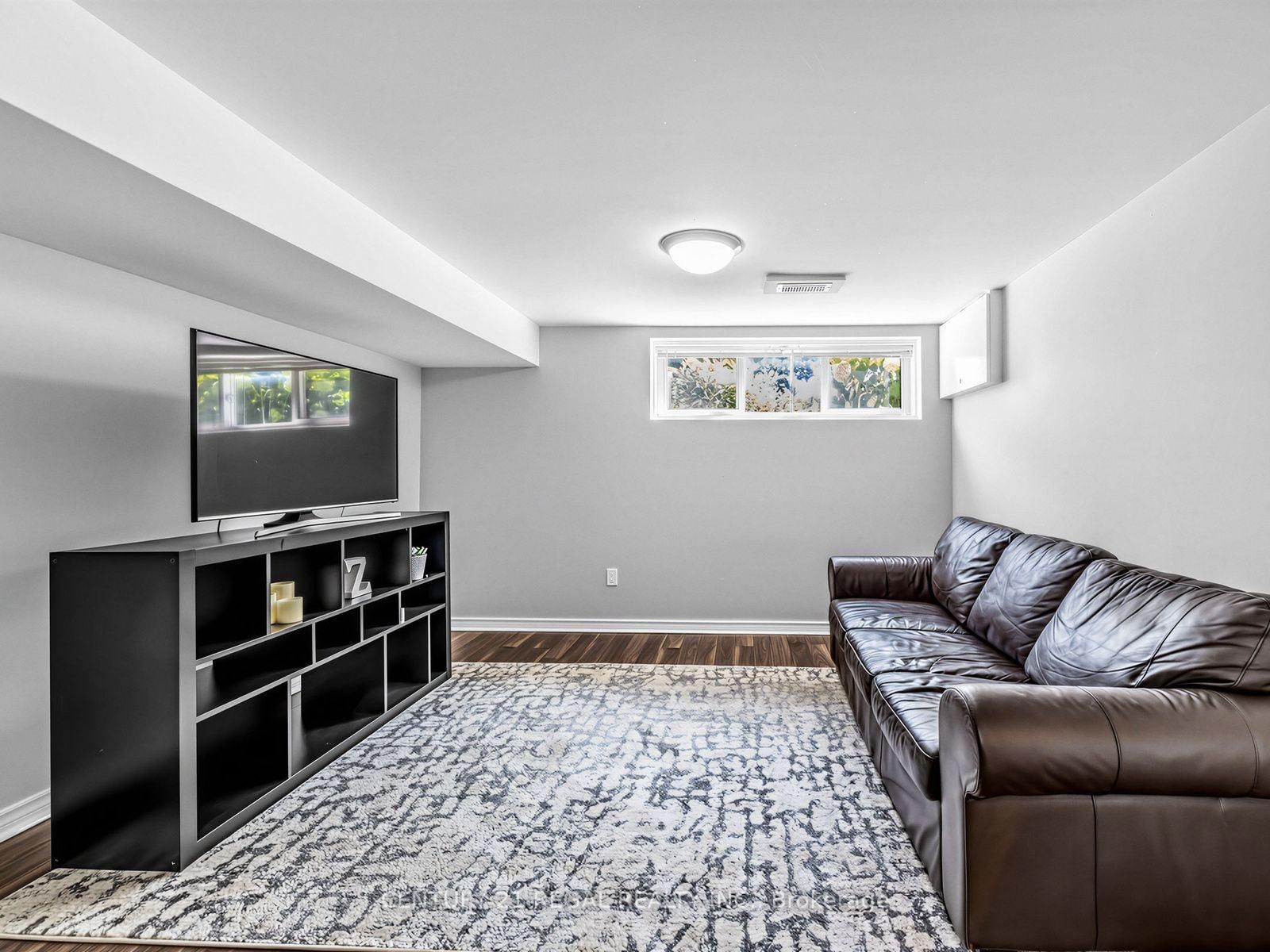281 Thistle Down Boulevard • Toronto, ON photo 24