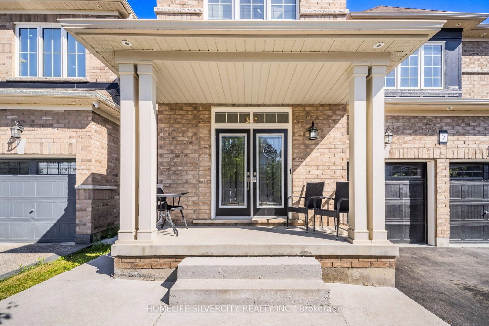 7 Iguana Trail • Brampton, ON photo 3