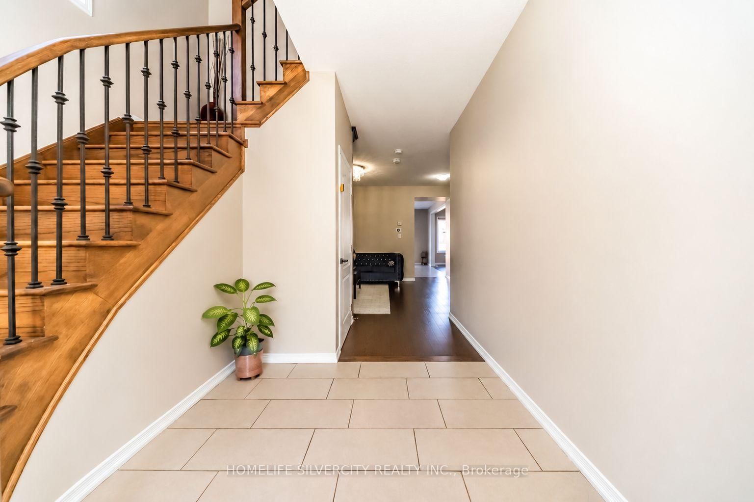 7 Iguana Trail • Brampton, ON photo 6