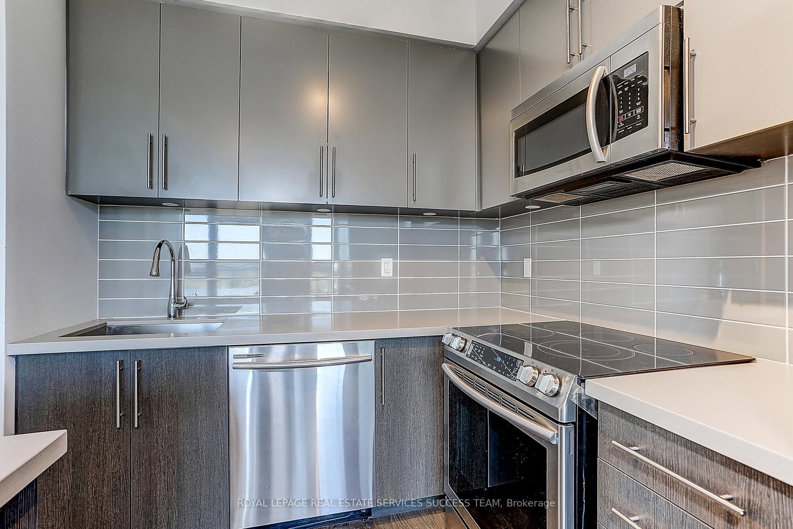 4699 Glen Erin Mississauga,ON L5M 2E5 — Photo 14