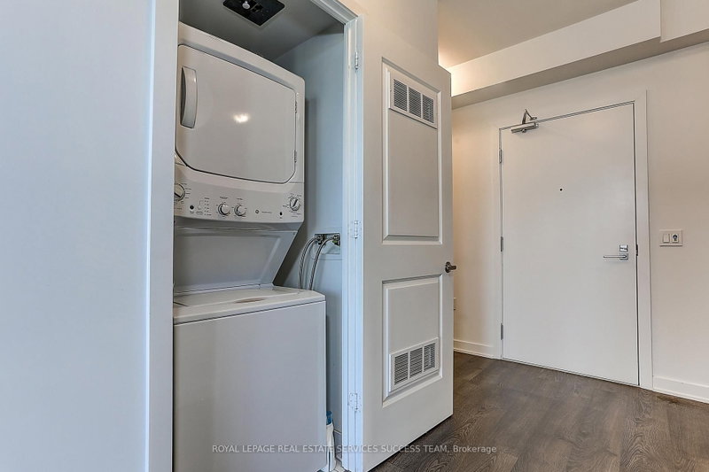 4699 Glen Erin Mississauga,ON L5M 2E5 — Photo 4
