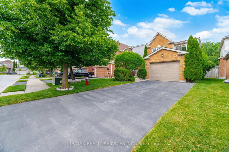 38 Furrows End