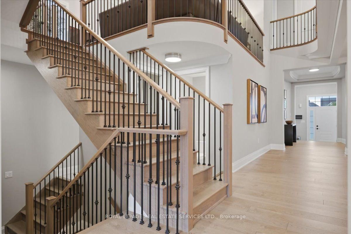 3300 Sunningdale Gardens • Oakville, ON photo 18