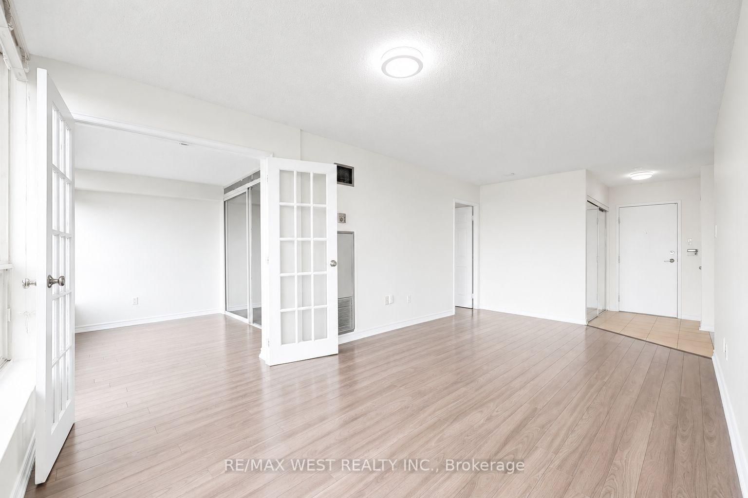 55 Elm Drive W • #1801 • Mississauga, ON photo 8
