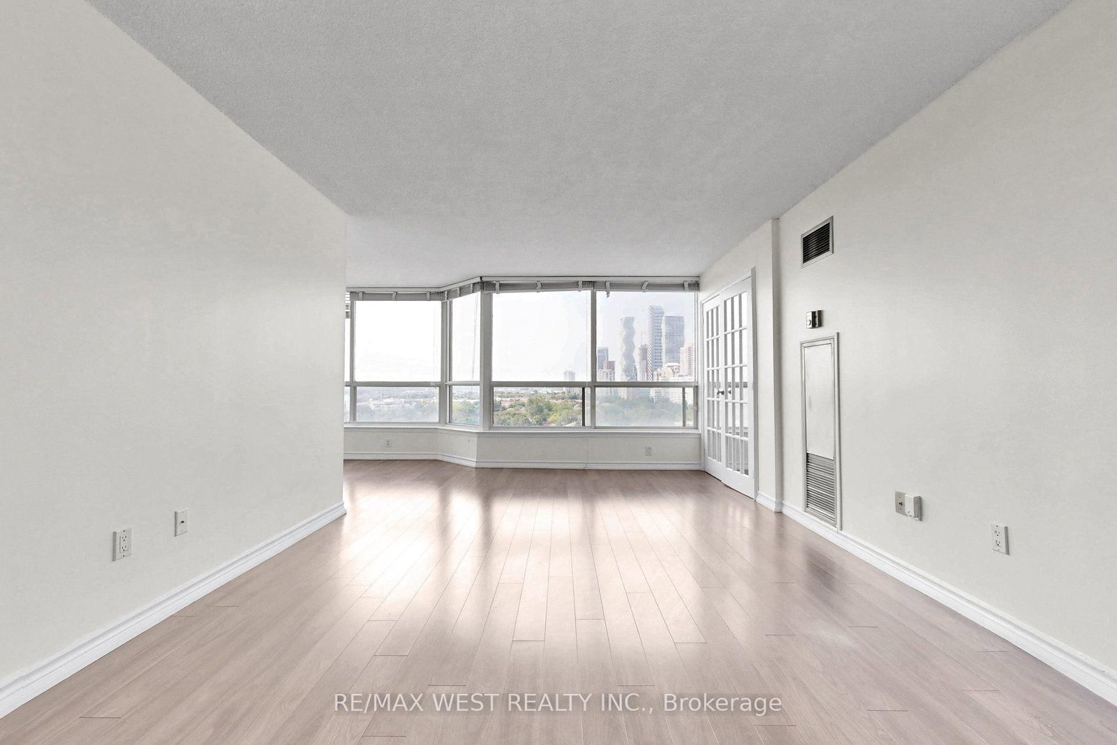 55 Elm Drive W • #1801 • Mississauga, ON photo 9