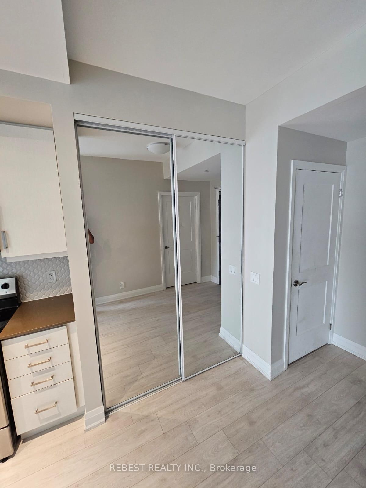 15 Lynch Street • #1603 • Brampton, ON photo 16