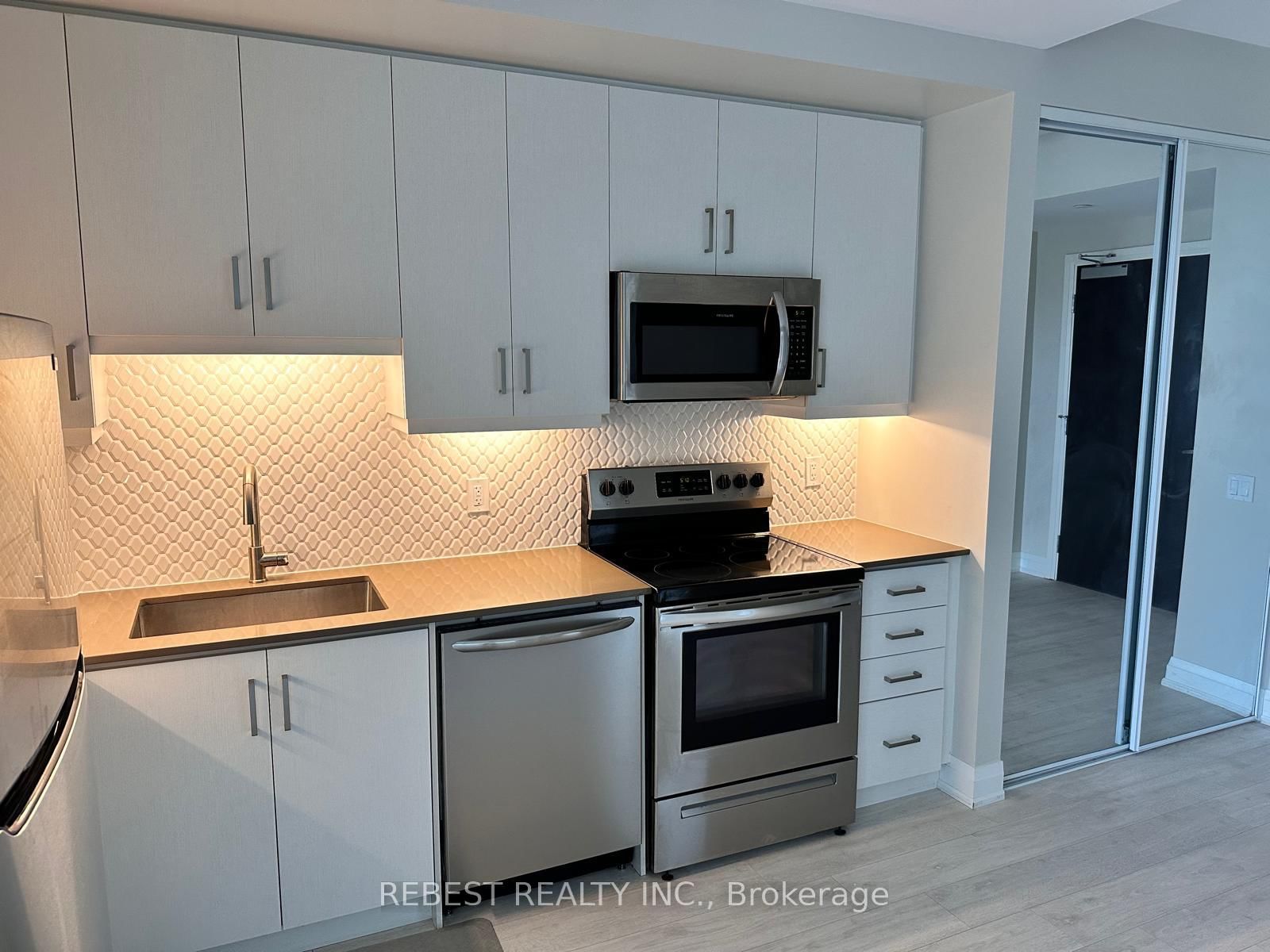 15 Lynch Street • #1603 • Brampton, ON photo 6