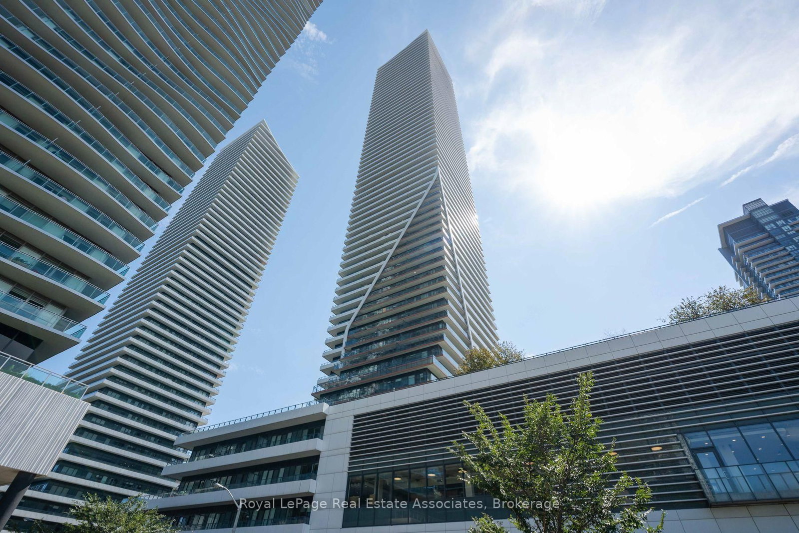 30 Shore Breeze Drive • #6104 • Toronto, ON photo 3