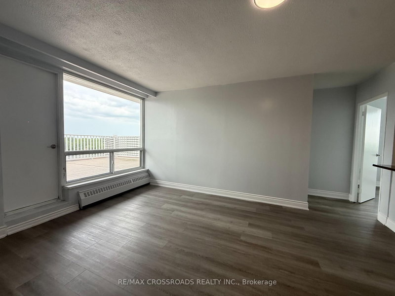804 - 363 Lakeshore Road E