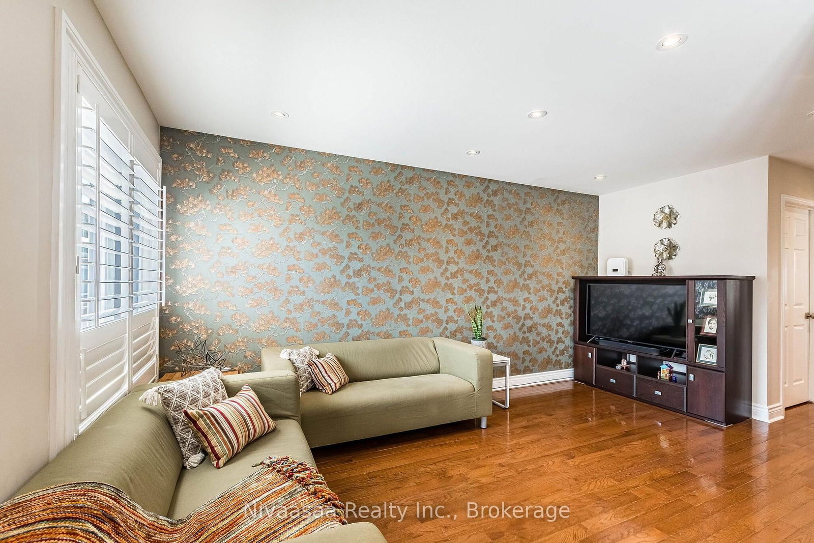 9 Parisian Road • Brampton, ON photo 12