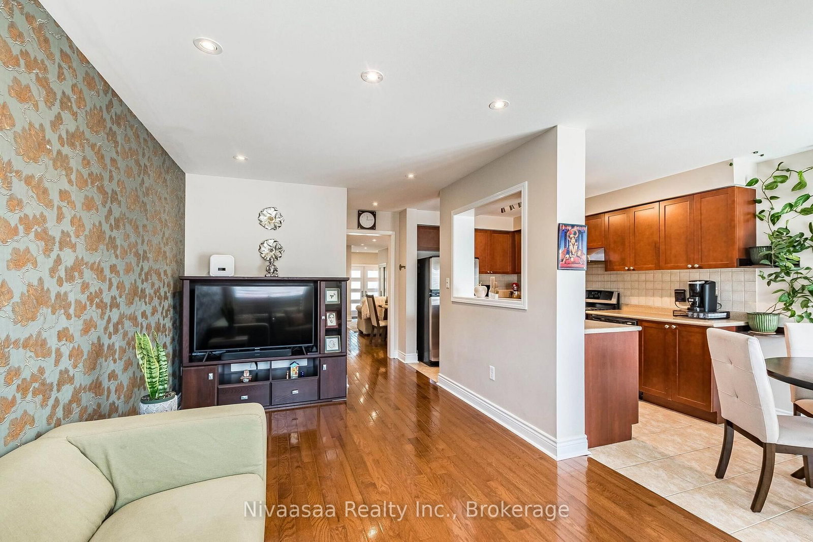 9 Parisian Road • Brampton, ON photo 13