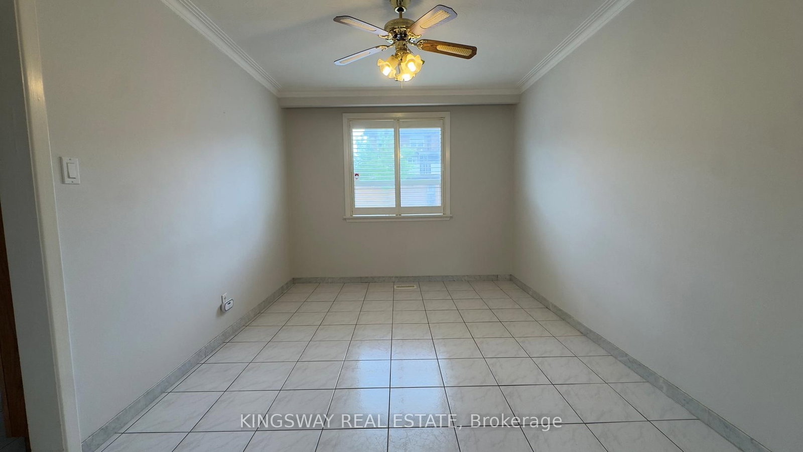 31 Quinan Drive • Toronto, ON photo 10