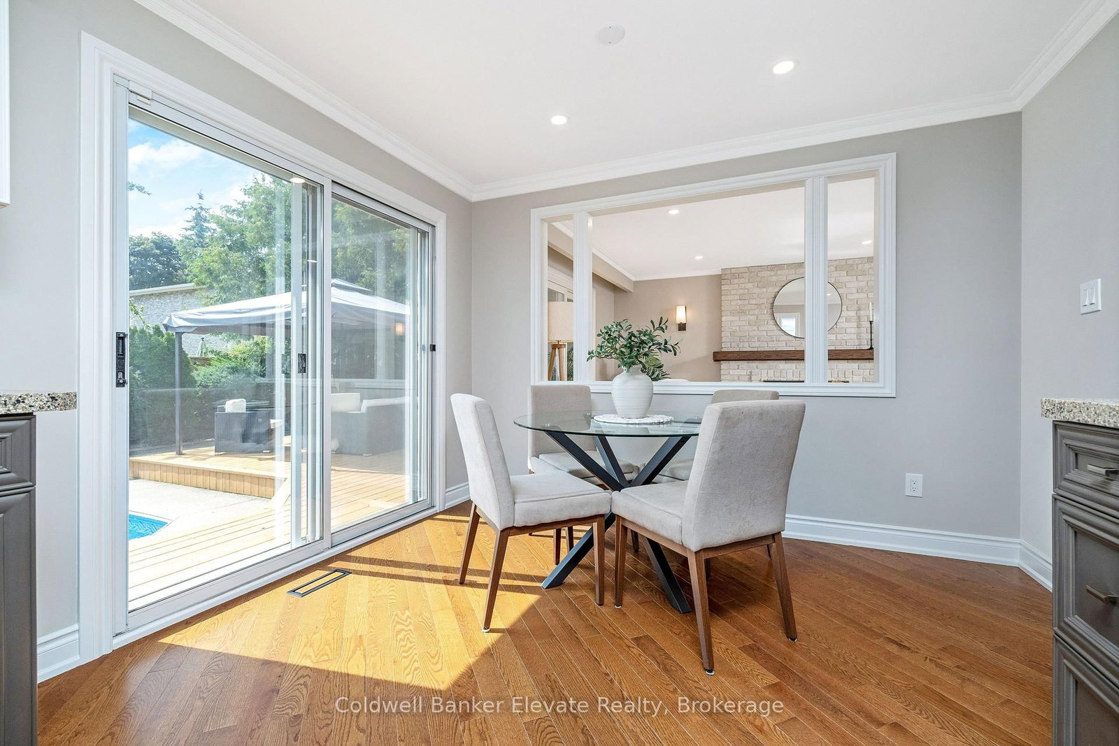 1677 Sherwood Forrest Circle • Mississauga, ON photo 12