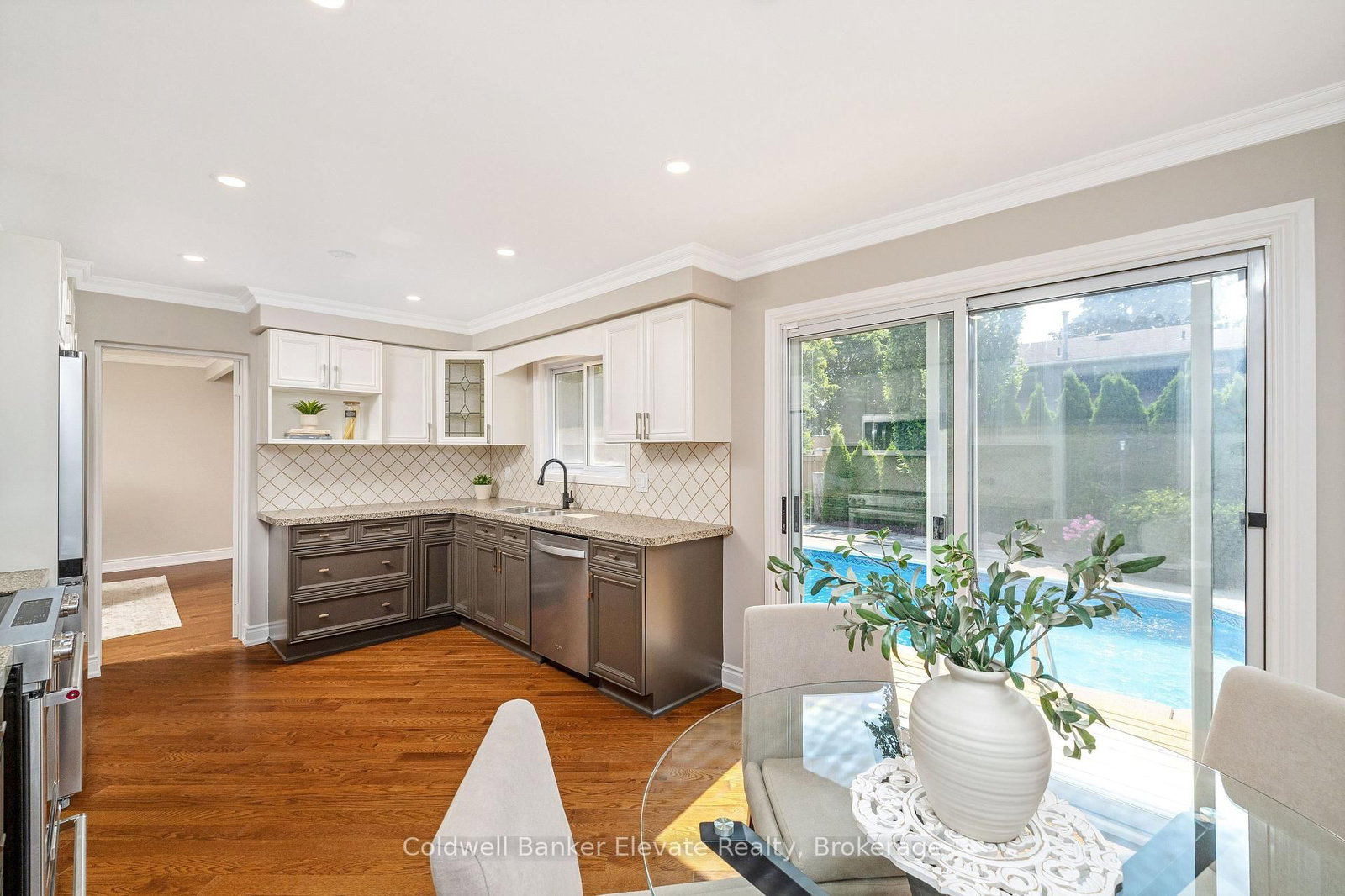 1677 Sherwood Forrest Circle • Mississauga, ON photo 13