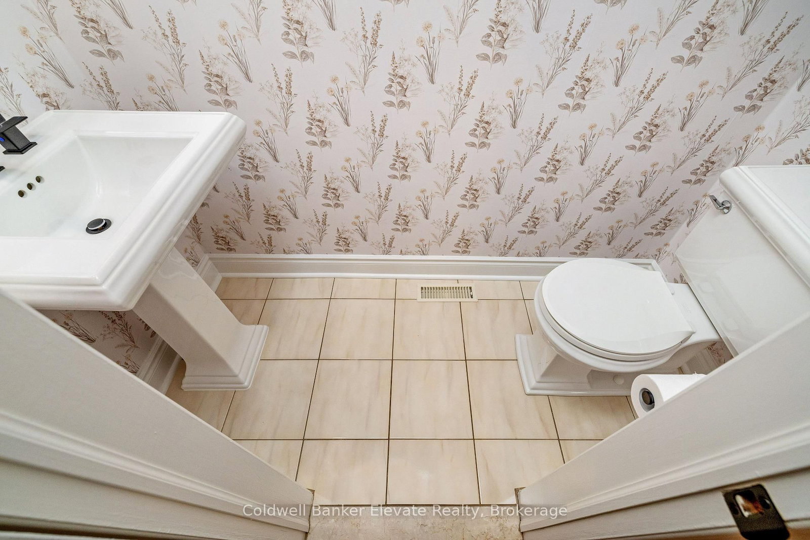1677 Sherwood Forrest Circle • Mississauga, ON photo 20