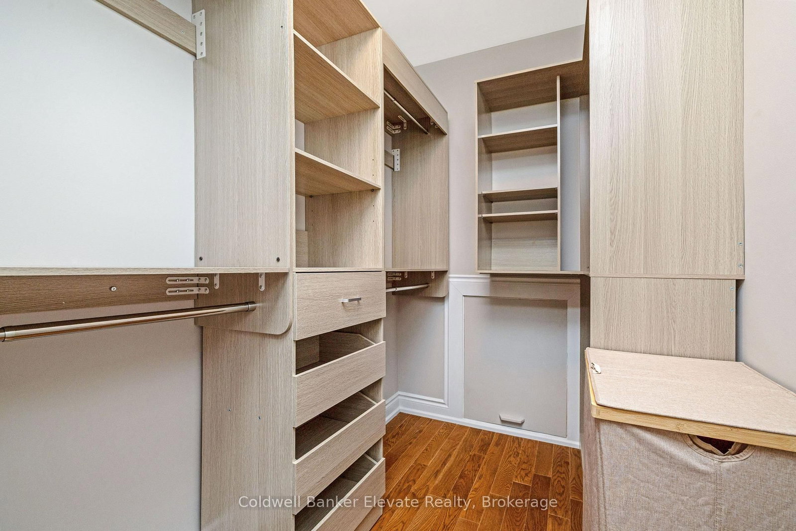 1677 Sherwood Forrest Circle • Mississauga, ON photo 24