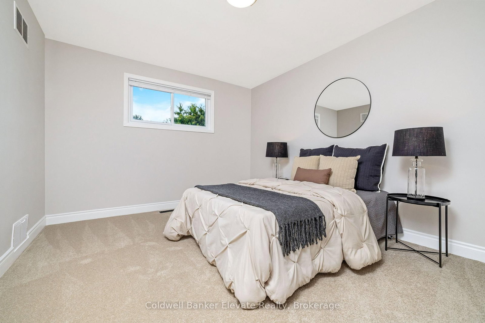 1677 Sherwood Forrest Circle • Mississauga, ON photo 28
