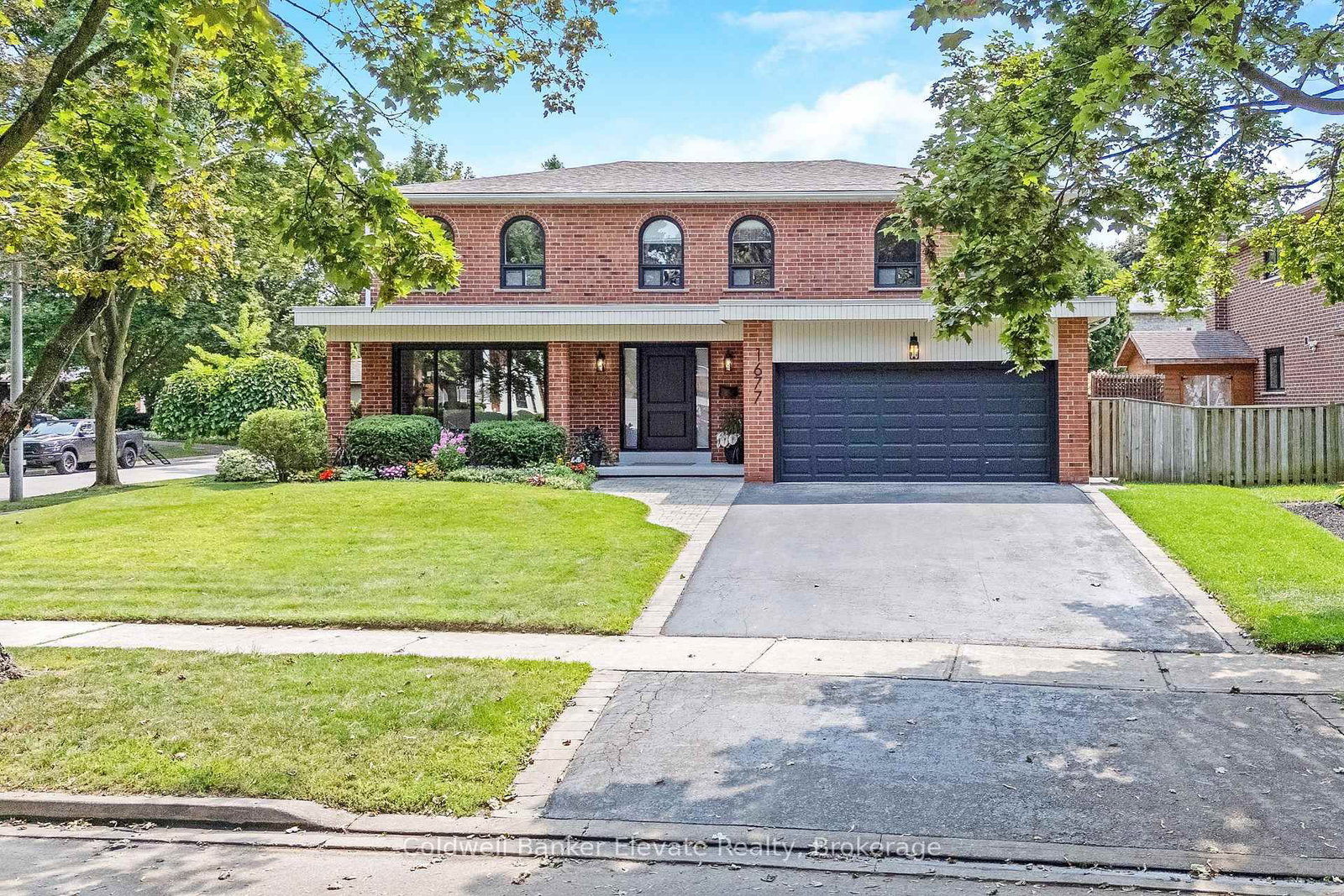 1677 Sherwood Forrest Circle • Mississauga, ON photo 3