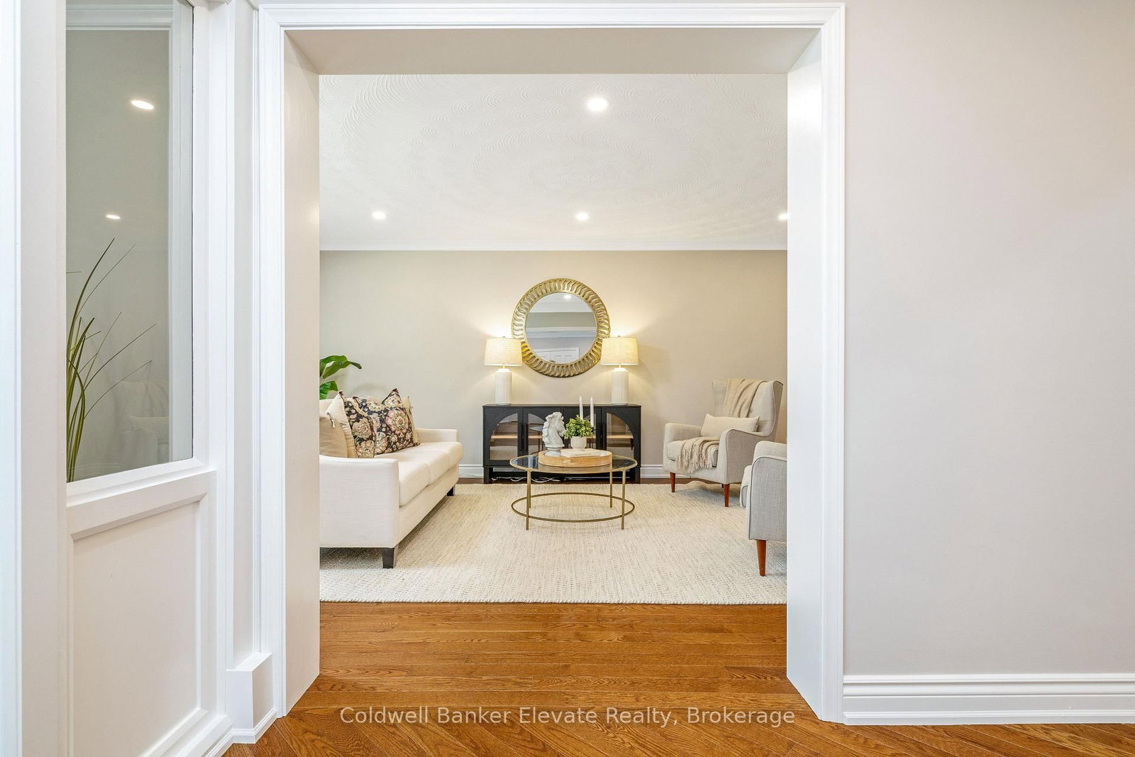 1677 Sherwood Forrest Circle • Mississauga, ON photo 6