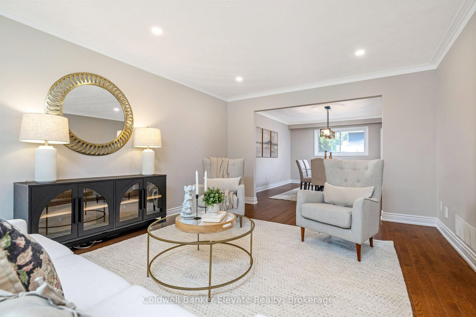 1677 Sherwood Forrest Circle • Mississauga, ON photo 8