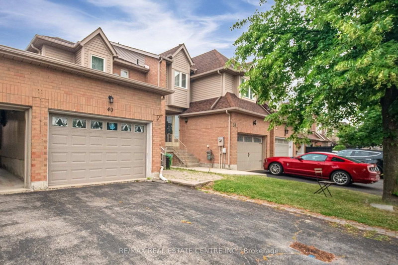 40 Langdale Crescent
