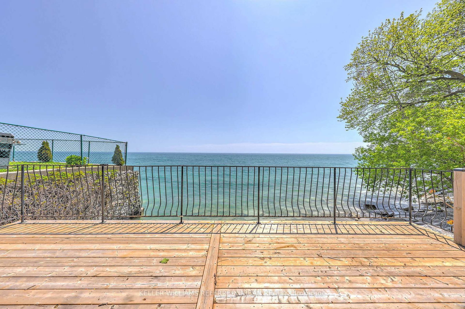 2703 Lake Shore Boulevard W • Toronto, ON photo 2