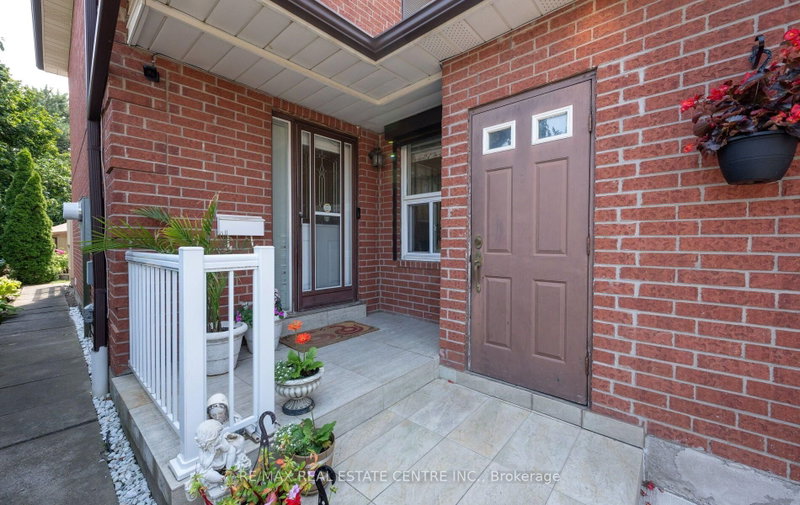 4 Ecclestone Drive
