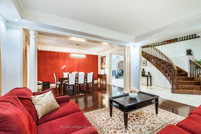 37 Latania Boulevard • Brampton, ON photo 8