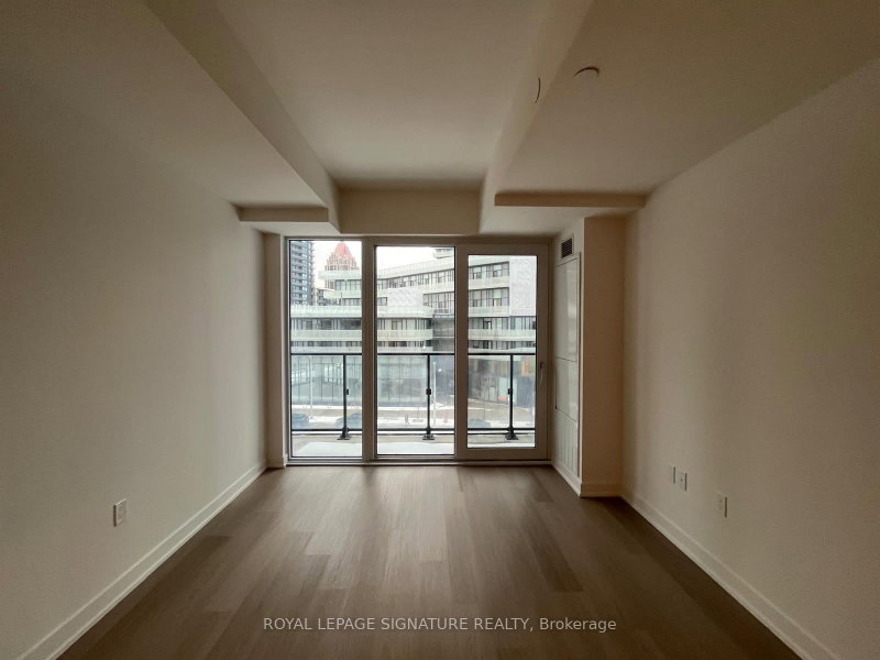 312 - 448 Burnhamthorpe Road W