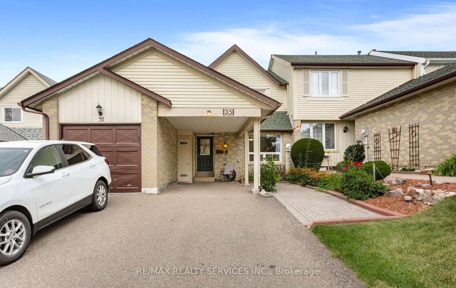 35 Sparklett Crescent • Brampton, ON photo 1