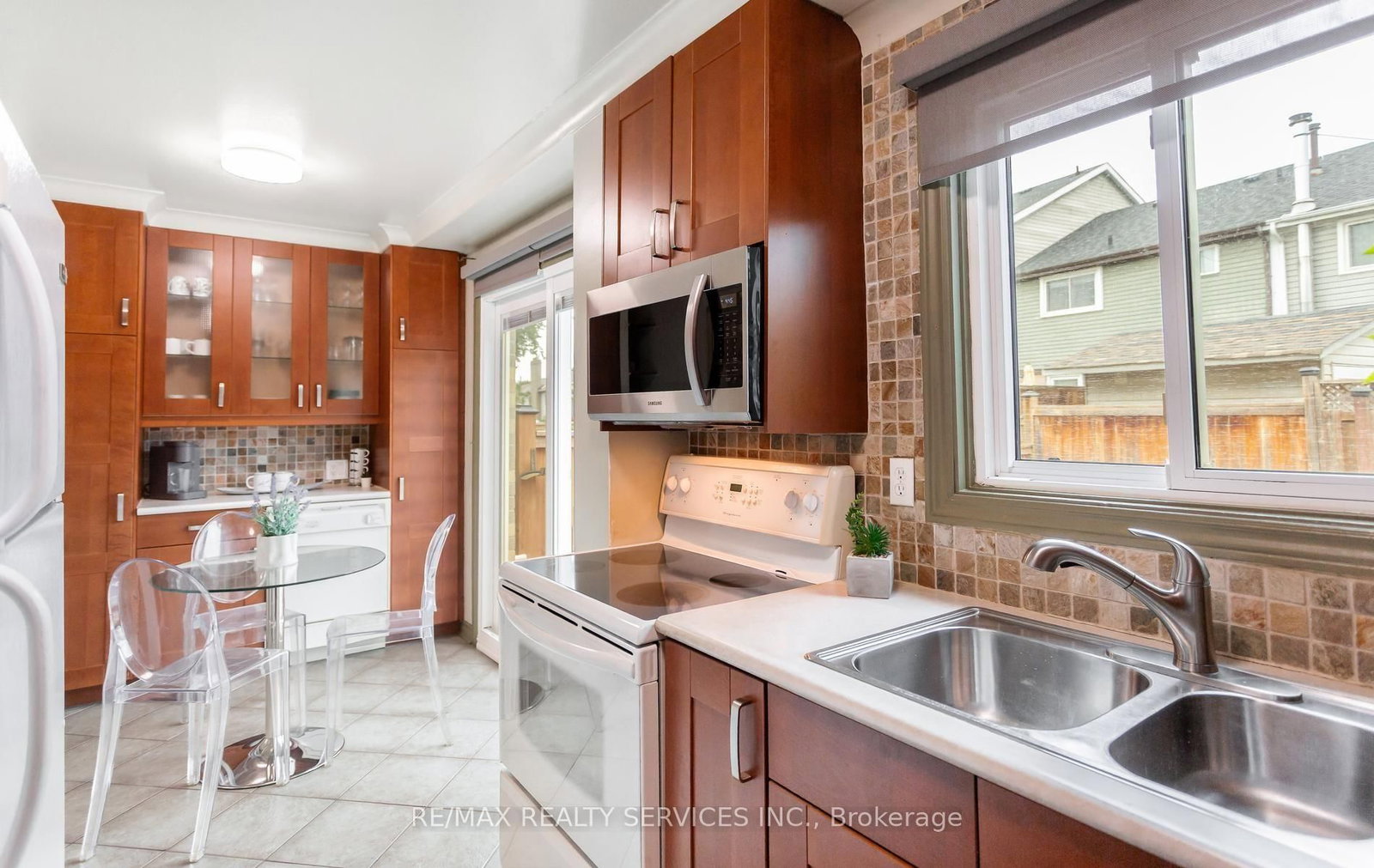35 Sparklett Crescent • Brampton, ON photo 12