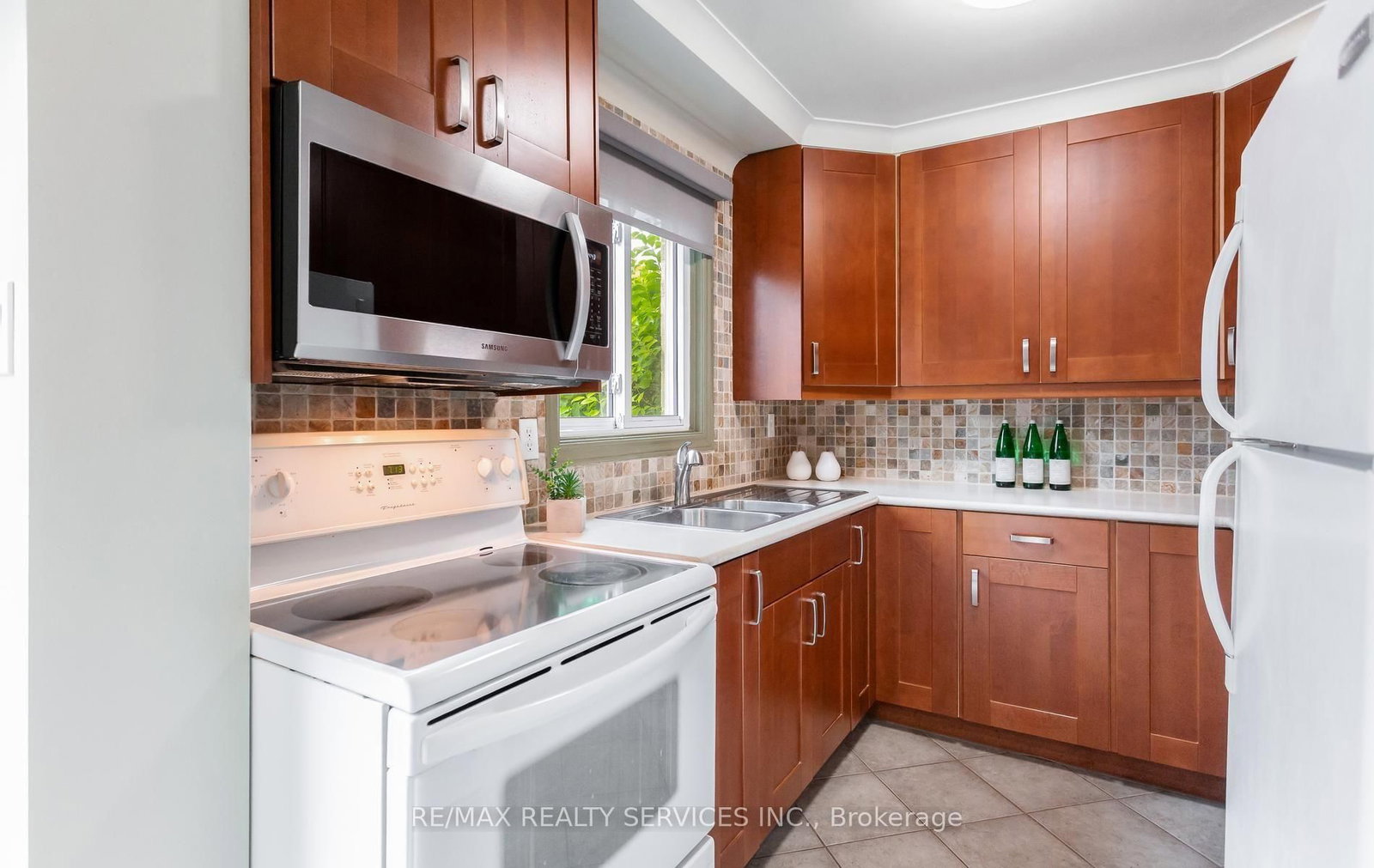 35 Sparklett Crescent • Brampton, ON photo 14