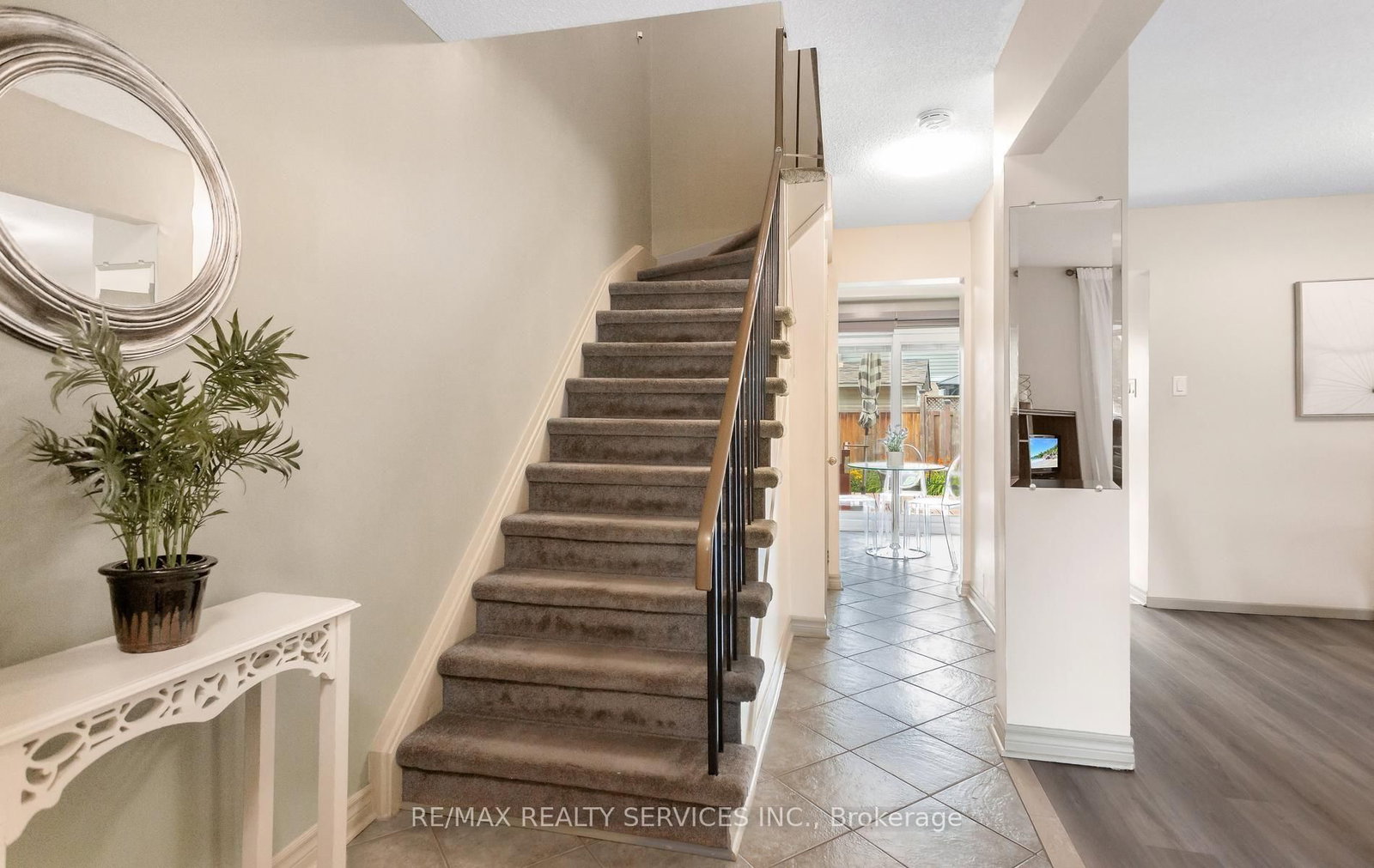 35 Sparklett Crescent • Brampton, ON photo 5