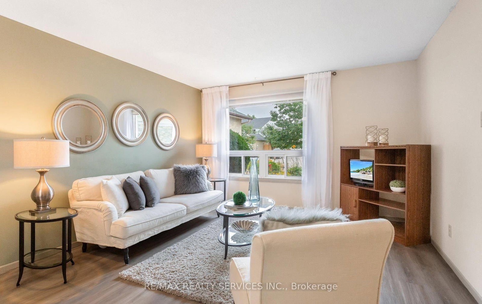 35 Sparklett Crescent • Brampton, ON photo 6