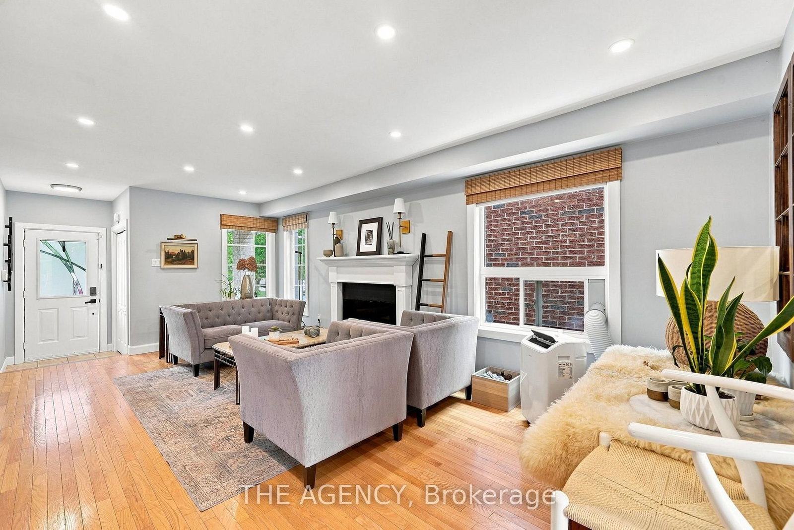 214 Pettigrew Trail • Milton, ON photo 5