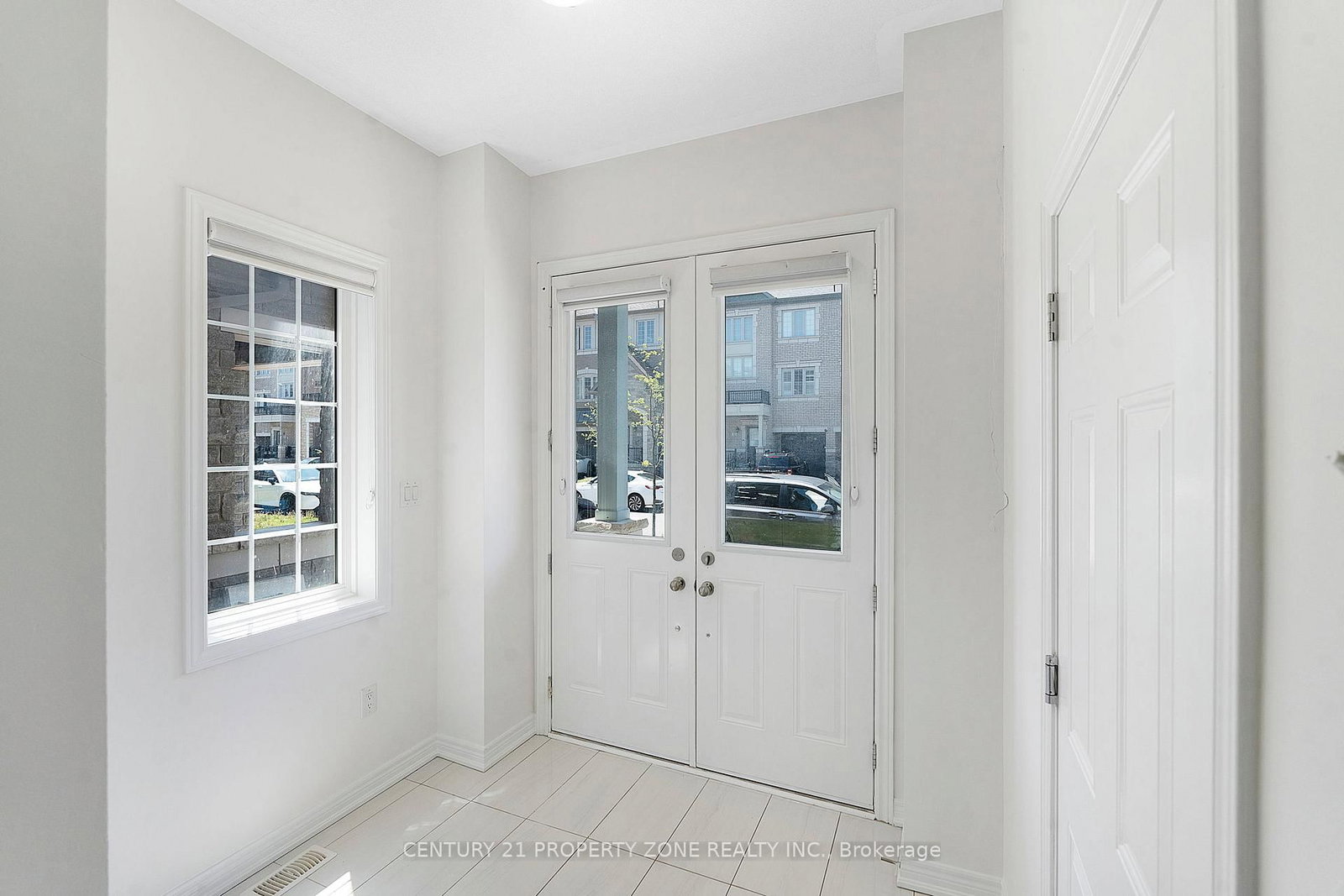 25 Hashmi Brampton,ON L6Y 0H8 — Photo 4