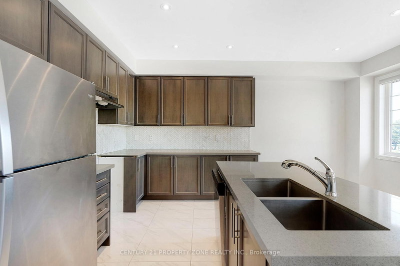 25 Hashmi Brampton,ON L6Y 0H8 — Photo 9